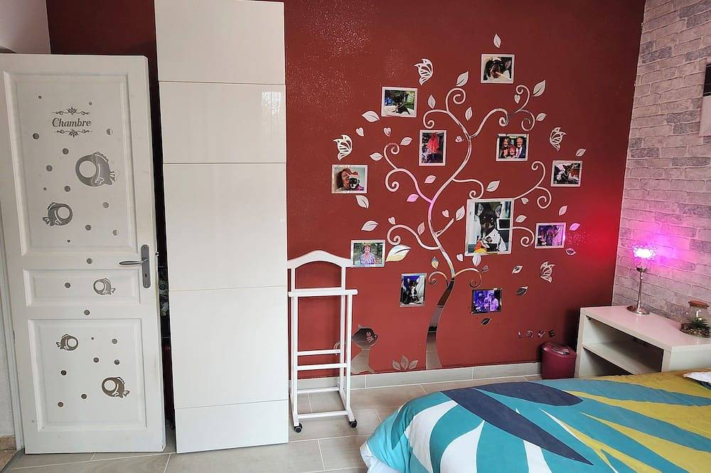 3-bedroom house surrounded by a garden near Paris and Disney in Pontault-Combault, Seine-et-Marne