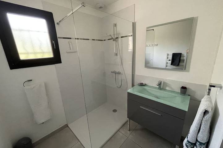 Location de vacances pour 6 personnes, avec jardin et terrasse à Saint-Alban-Auriolles - 4