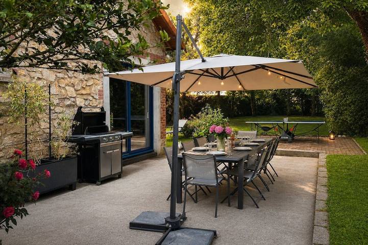 Location de vacances pour 10 personnes, avec Terrasse et Jardin à Belle-et-Houllefort