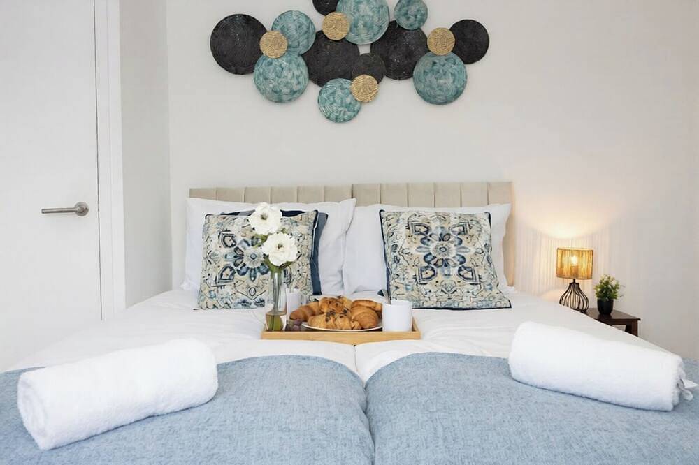 Luxury 2Br Cambridge House | Hot Tub & Pool Table in Coleridge Ward, Cambridge