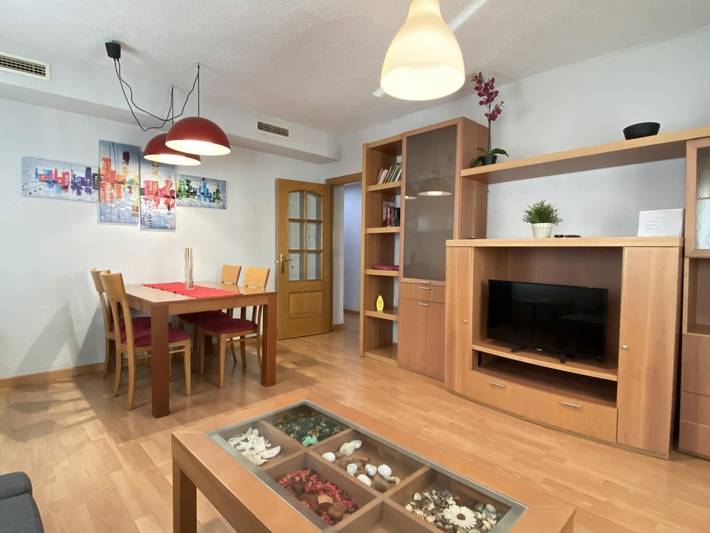 Apartamento vacacional entero, Apartamento Aluche para 4 personas con parking in Madrid, Área Metropolitana de Madrid