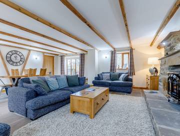 Log Cabin for 6 People in Clay Cross, Derbyshire, Photo 3