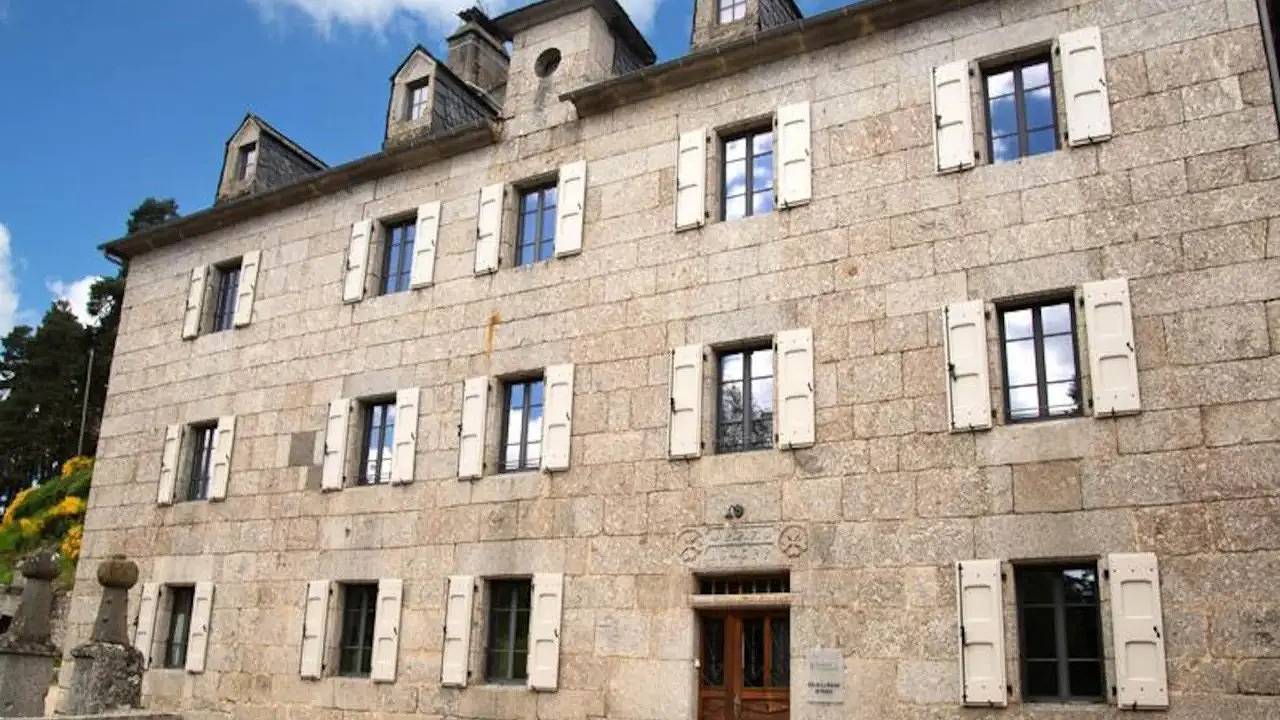 Appartement de vacances entier, Appartement de vacances pour 25 personnes avec terrasse in Saint-Amans, Région de Mende