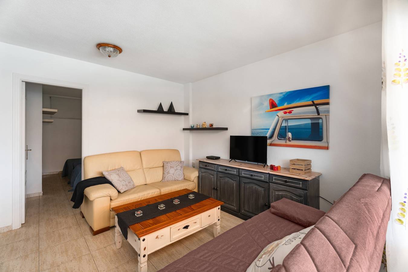 Ganze Wohnung, Ferienwohnung 'Central Los Cristianos' mit Bergblick, Gemeinschaftspool und Wi-Fi in Los Cristianos, Arona