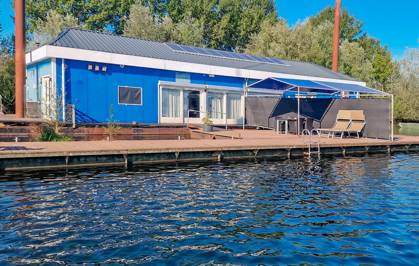 Woonboot voor 4 personen met uitzicht op het meer in Noord-Brabant