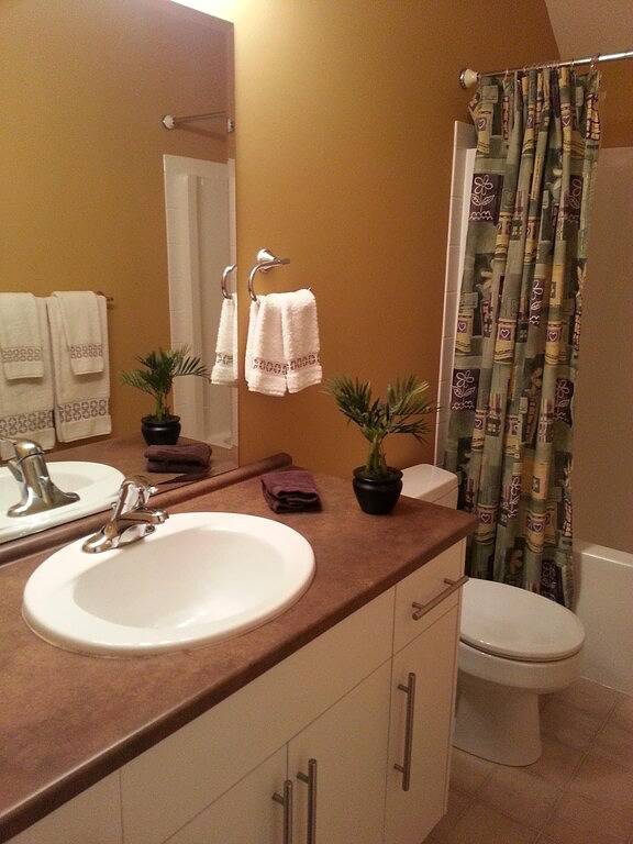 Sauberes modernes helles in Nanaimo, Regional District of Nanaimo