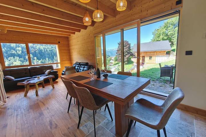 Chalet pour 6 personnes, avec jardin et balcon, animaux acceptés à Saint-Jean-de-Sixt