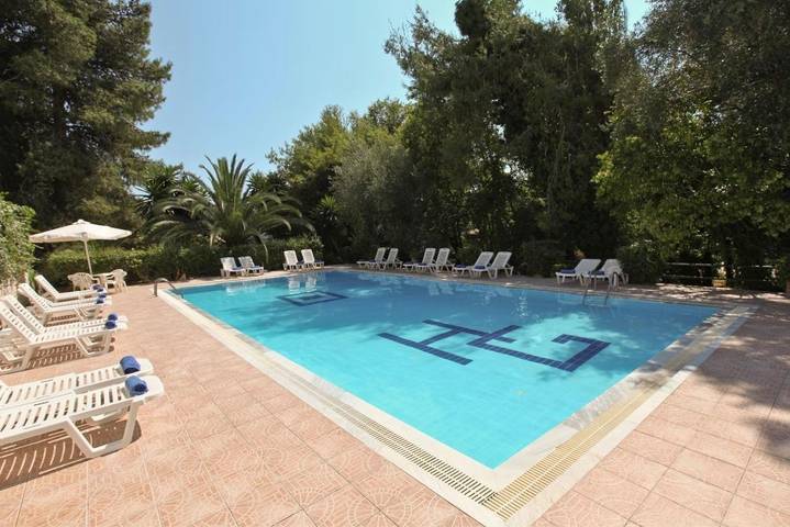 Hôtel pour 2 personnes, avec Balcon et Terrasse ainsi que Jardin et Piscine