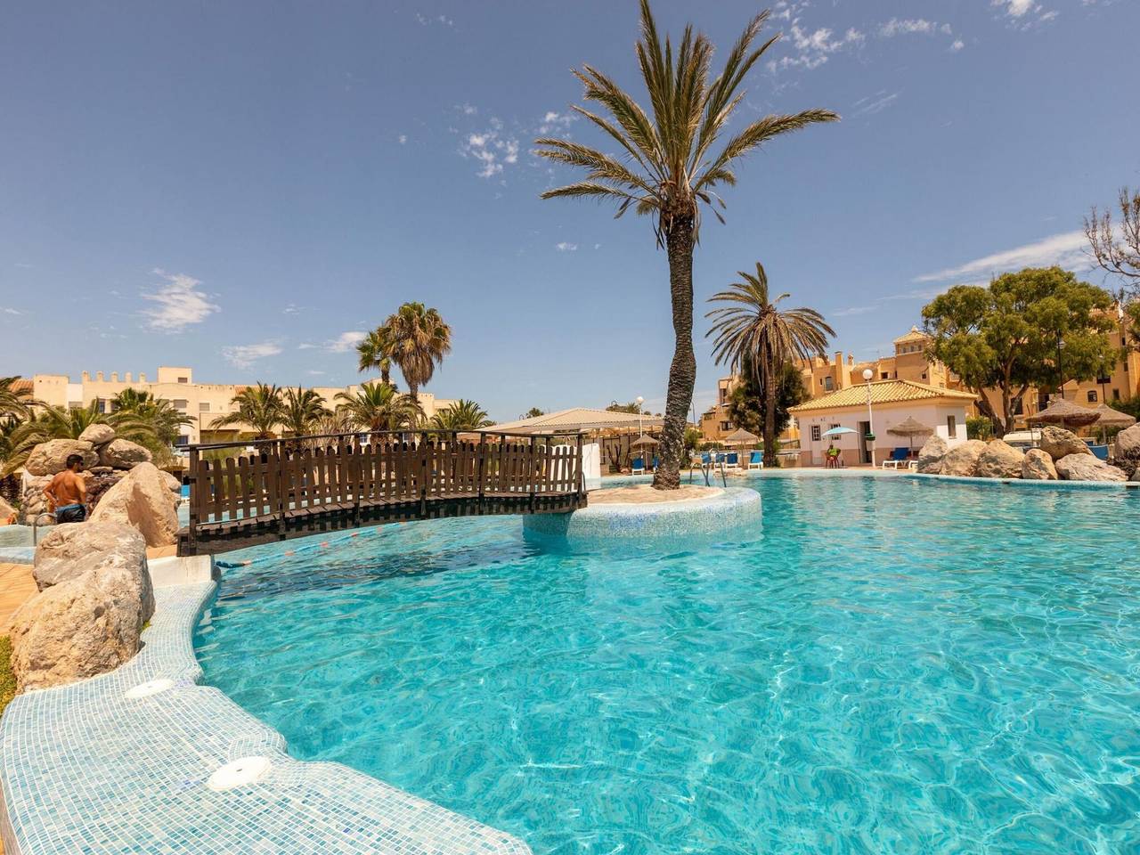 Apartamento entero, Apartamento de vacaciones para 4 personas con jardín in Playa Serena (Roquetas de Mar), Roquetas de Mar