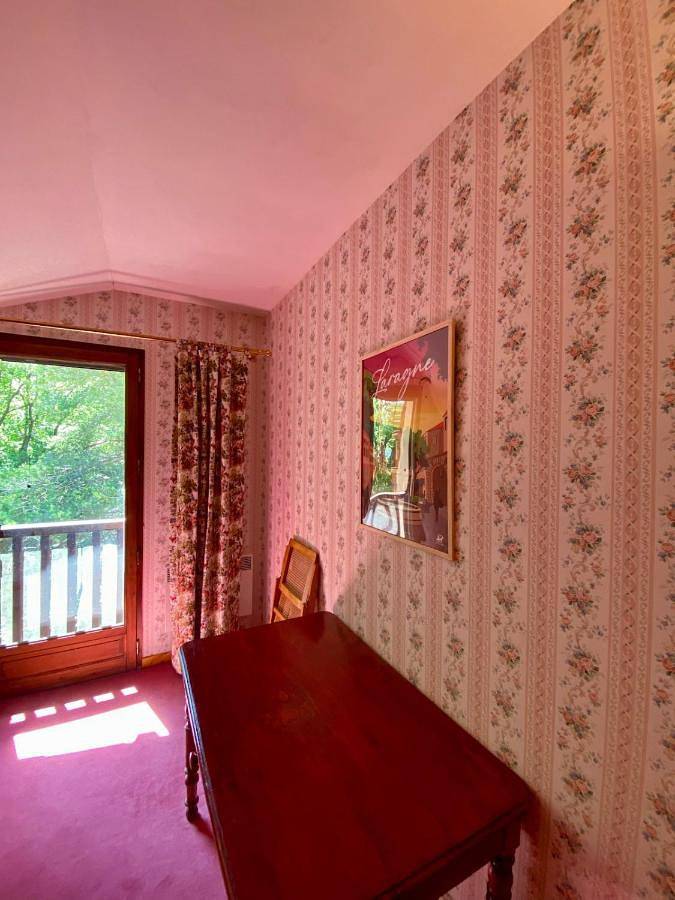 Four-Bedroom House in Ribiers, Région de Gap
