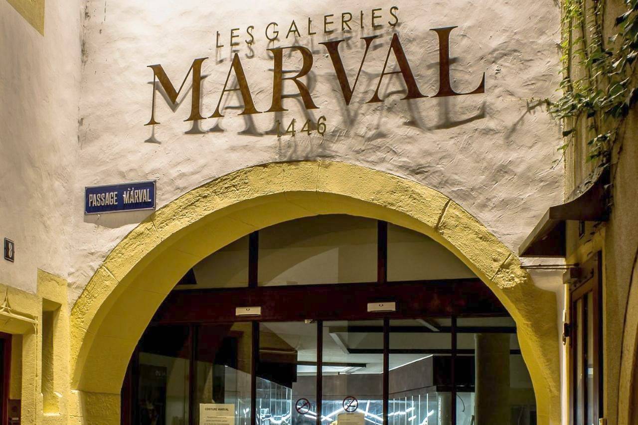 Les Galeries Marval in Neuchâtel, Lake Neuchâtel