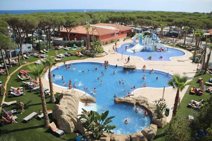 Camping per 2 persone, con Terrazza e Giardino nonché Piscina e Panorama a Blanes
