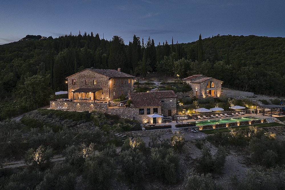 Isola Serena Newly Expanded Private Luxury Villa, Tuscany, Infinity Pool & Views in Castellina in Chianti, Chianti