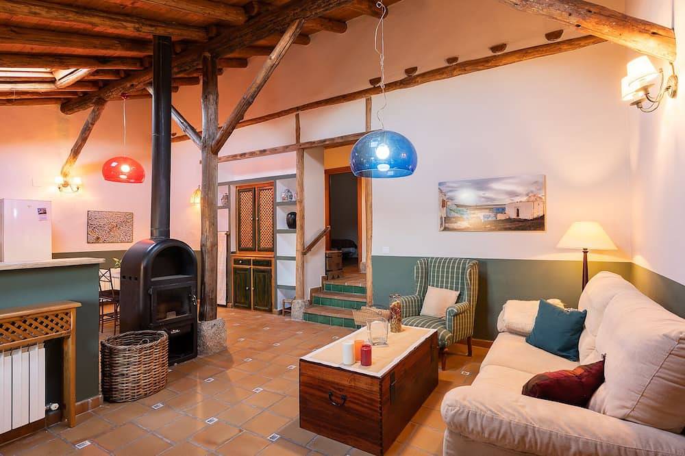 Entire apartment, Apartment-Ensuite with Jet bath in Navarredonda de Gredos, Ávila Region
