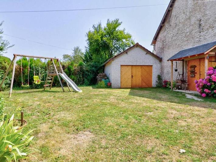 Location de vacances pour 6 personnes, avec jardin dans Nuret-le-Ferron