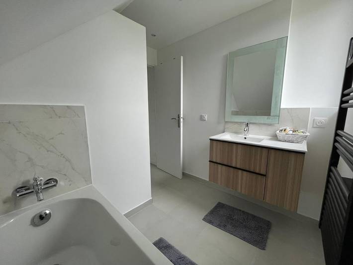 Gîte pour 6 personnes, avec jardin à Garancières
