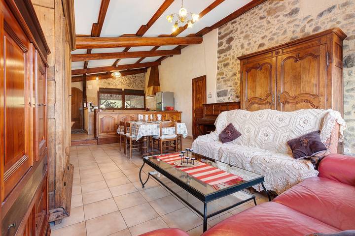 Ferienhaus 'Gîtes De Saint Ribert 6 Pièces' mit gemeinsamer Terrasse und WLAN in Castellane und Umgebung