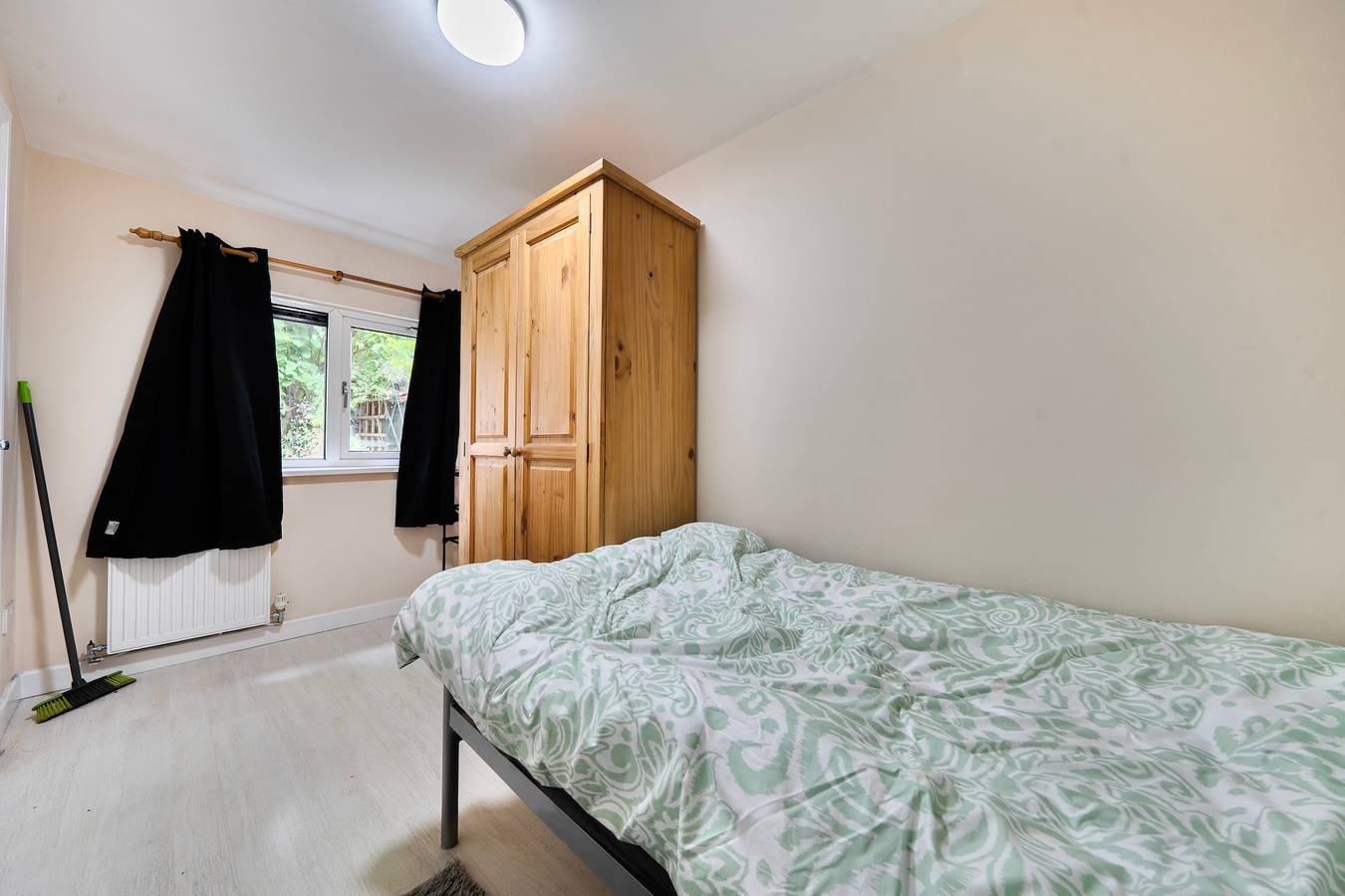 Entire studio, Studio Retreat Sleeps 1 - Wifi & Parking in Coleridge Ward, Cambridge