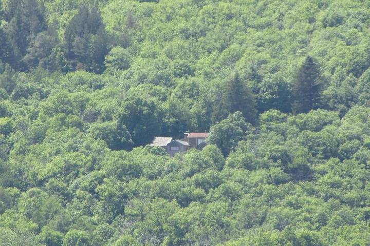 Location de vacances pour 2 personnes, avec Balcon et Jacuzzi ainsi que Terrasse et Jardin à Le Collet-de-Dèze