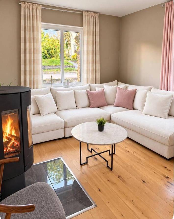 Location de vacances pour 6 personnes, avec Balcon et Terrasse ainsi que Jardin et Vue dans Orebro