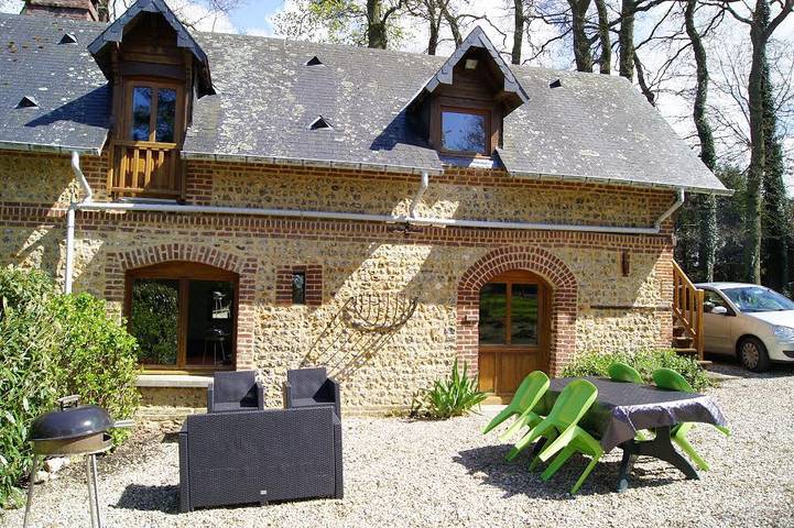 Gîte pour 4 personnes, avec terrasse et jardin à Villainville