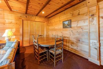 Vacation House for 12 Guests in Lake Anna, Virginia, Picture 3