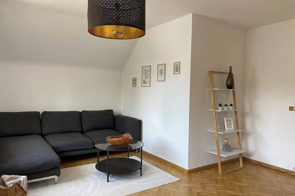 Ganze Wohnung, Großzügiger Komfort direkt am Waldrand in Velbert, Kreis Mettmann