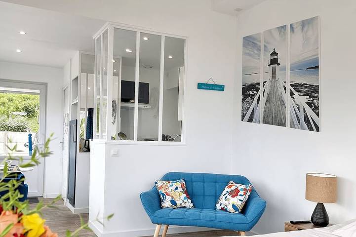 Ferienwohnung für 2 Personen, mit Balkon und Garten sowie Pool