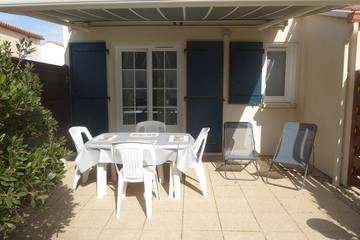 Gîte pour 4 personnes, avec terrasse et jardin dans Plage de La Parée