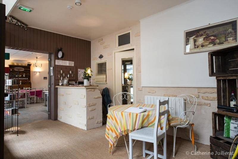 Twin Room in La Tremblade, Côte de Beauté