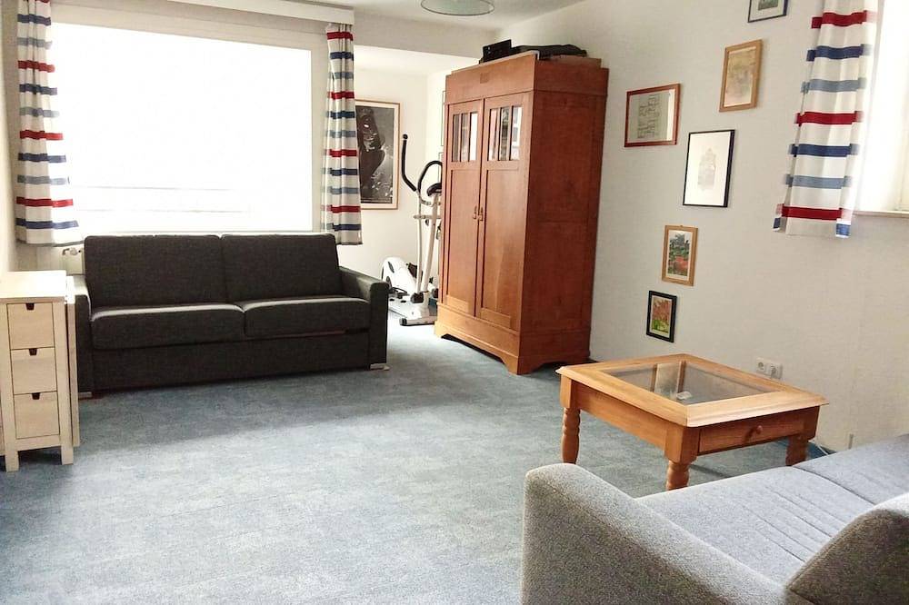 Ganze Wohnung, Zentrum Volksdorf,nur 350 zur Bahn, sehr gute Lage, ruhig in Volksdorf, Hamburg