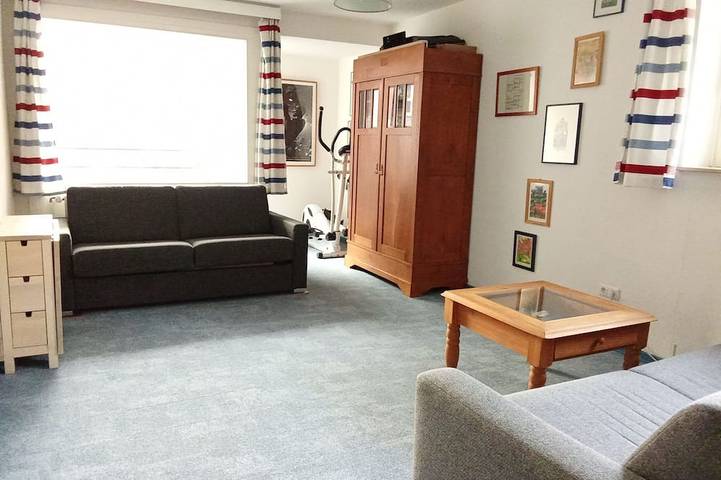 Ganze Wohnung, Zentrum Volksdorf,nur 350 zur Bahn, sehr gute Lage, ruhig in Volksdorf, Hamburg
