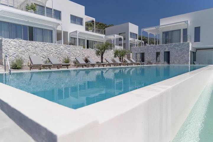 Appartement voor 2 personen, with tuin and uitzicht as well as zwembad in Parga