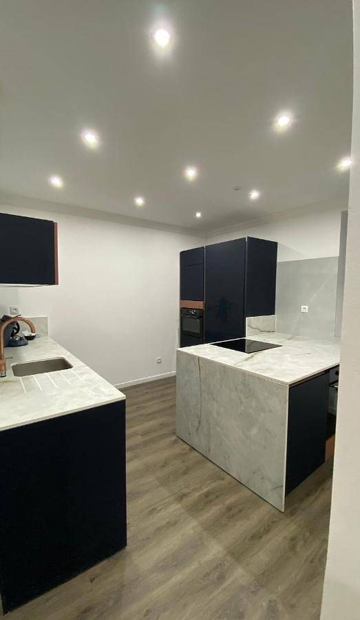 Appartement entier, Two-Bedroom Apartment in Aiguebelle (Savoie), Région de Saint-Jean-de-Maurienne