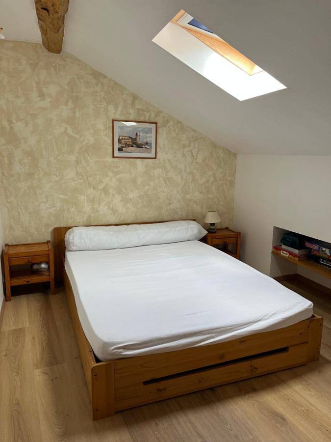 Gîte pour 4 personnes, avec vue, adapté aux familles à Les Cabannes - 4