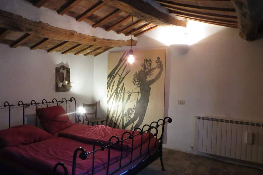 Appartamento intero, Vacation apartment in the middle of paradise, on Monte Paganuccio / Marche. Nature and tranquillity. in Cagli, Valle del Metauro