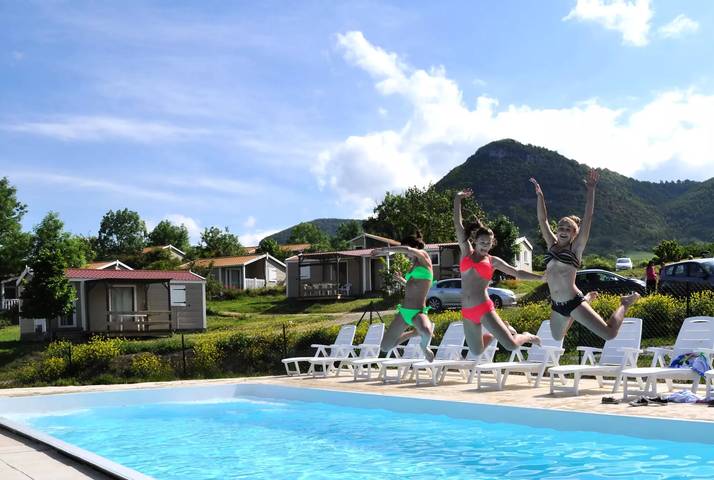 Chalet pour 5 personnes, avec piscine ainsi que terrasse et vue, animaux acceptés dans l' Aveyron - 4