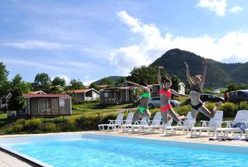 Chalet pour 5 Personnes dans Saint-Georges-de-Luzençon, Parc naturel régional des Grands Causses, Photo 3