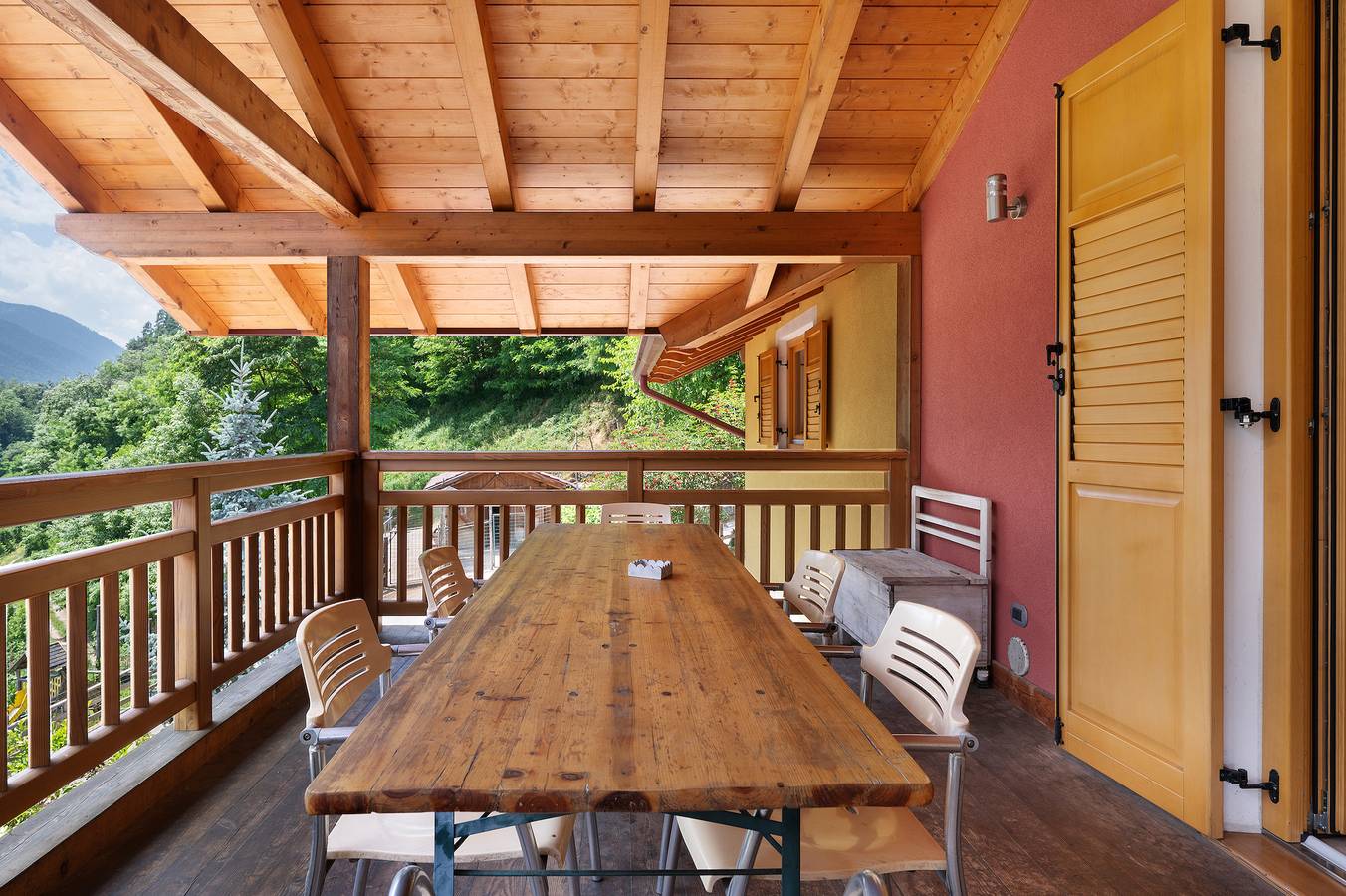 Ganze Wohnung, Ferienwohnung 'Appartamento Sole' mit Bergblick, privater Terrasse und Wi-Fi in Bozzana, Caldes