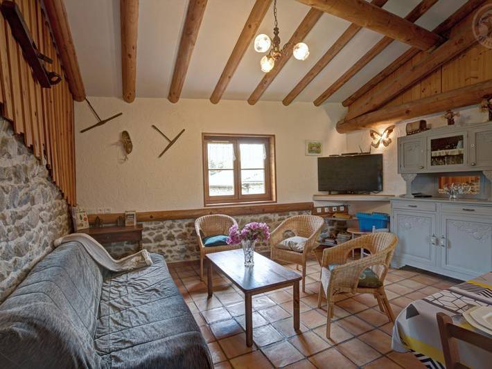 Gîte pour 6 personnes, avec jardin à Chalmazel - 4