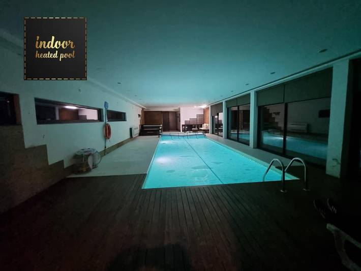 Location de vacances pour 13 personnes, avec Balcon et Jacuzzi ainsi que Terrasse et Jardin dans Touguinhó