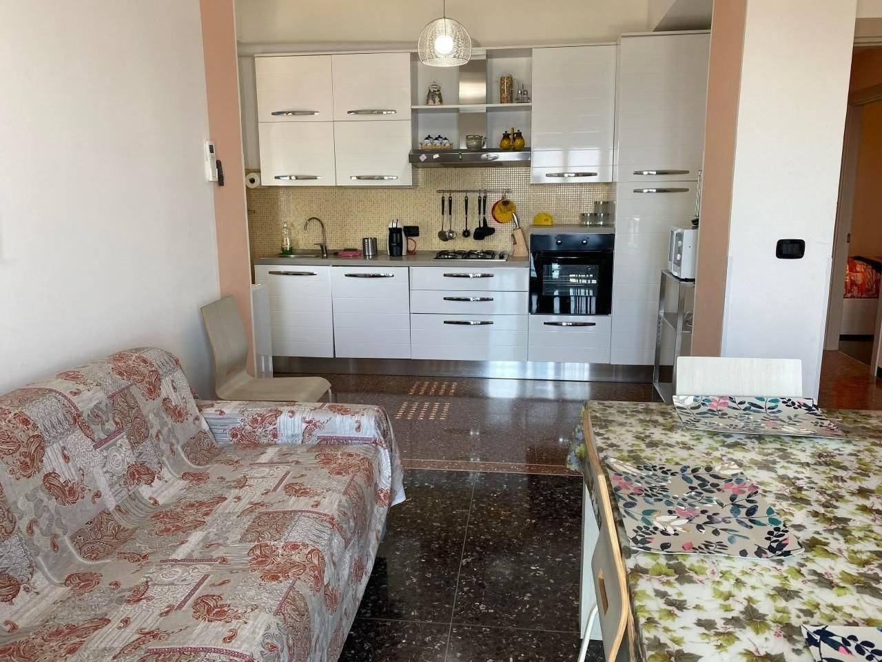 Ganze Wohnung, Wohnung mit Meerblick in Albissola Marina, Riviera di Ponente