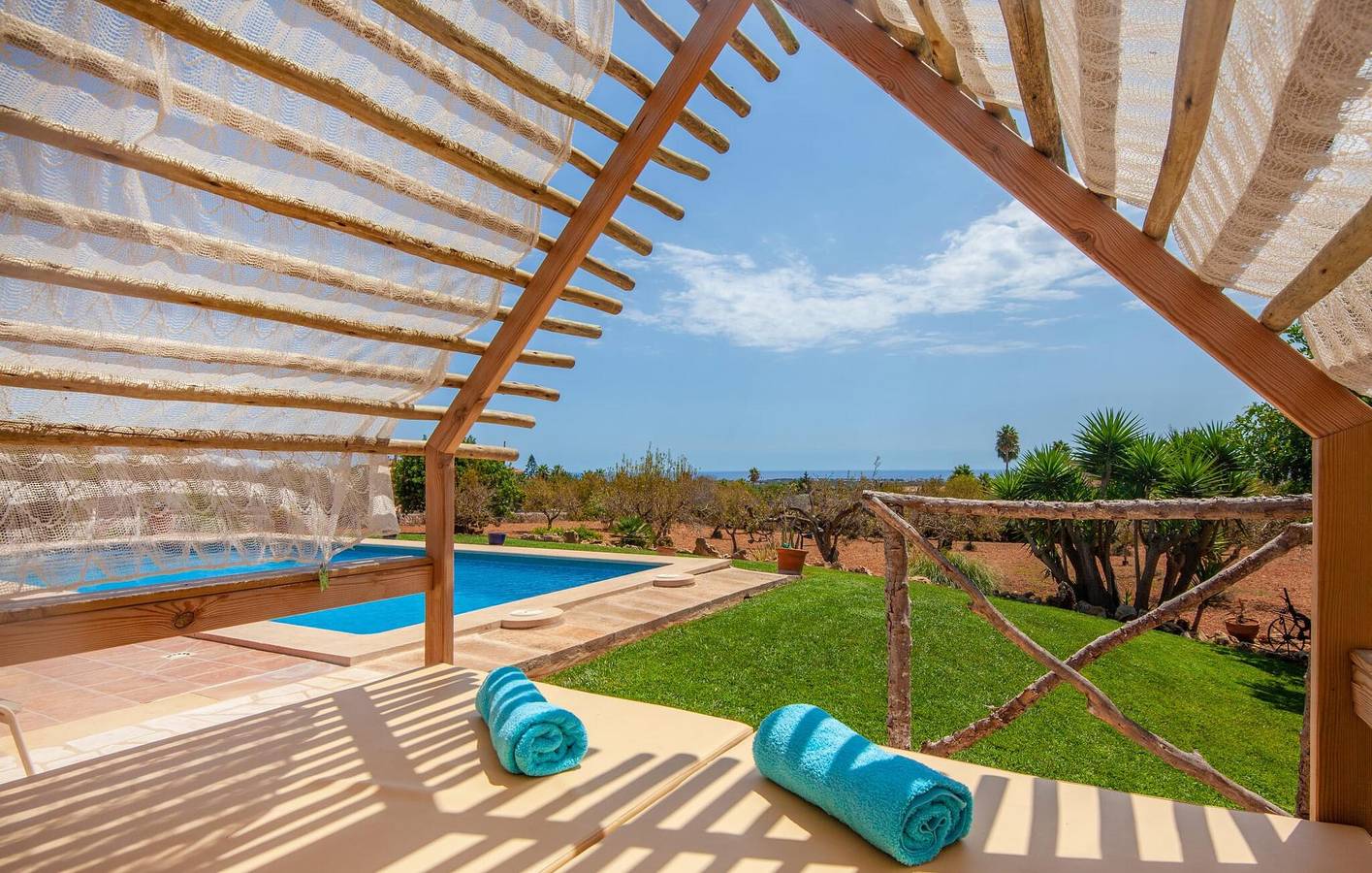 Appartement vue mer avec piscine et terrasse près de s'Horta in Cala d'Or, Santanyí