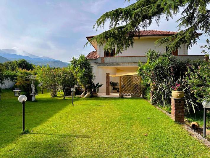 Villa per 6 persone, con Terrazza e Giardino nonché Panorama a Viagrande