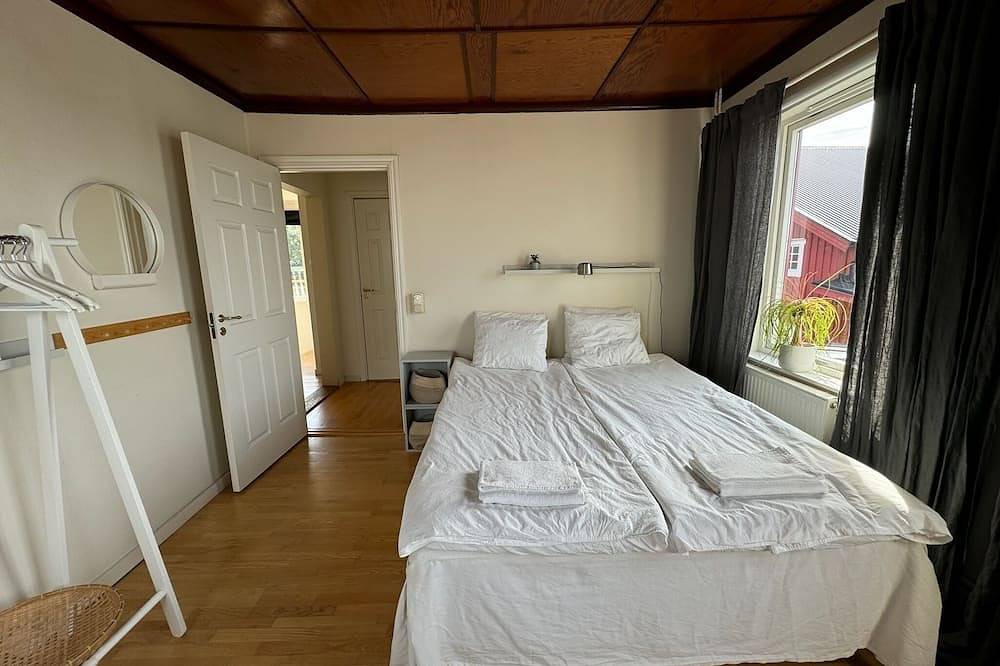 Ocean Front Villa 20 meters from the ocean with Private beach in Göteborg, Västergötland