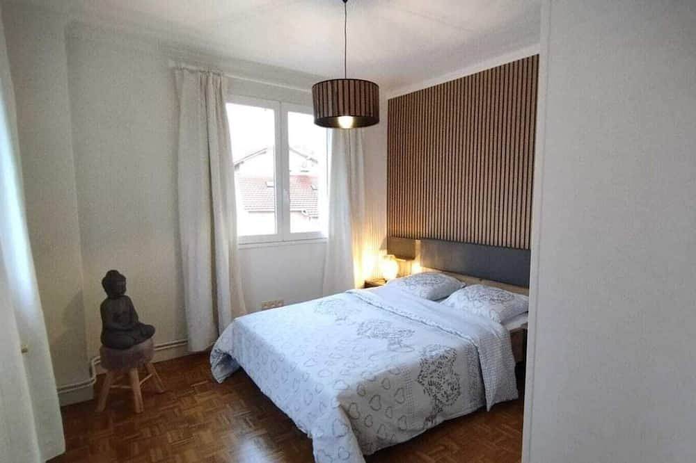 Jolie maison modulable de 4 à 6 lits (avec supplément tarifaire) disposant d'un jardinet in Irigny, Lyon et ses environs