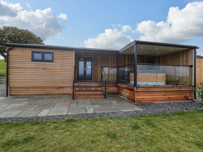 Lodge für 4 Personen, mit Whirlpool und Garten - 1