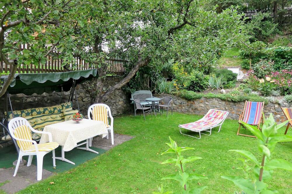 Schitterend vrijstaand vakantiehuis voor 15 personen met Wifi, Tv, patio en parking in Pfunds, Tiroler Oberland