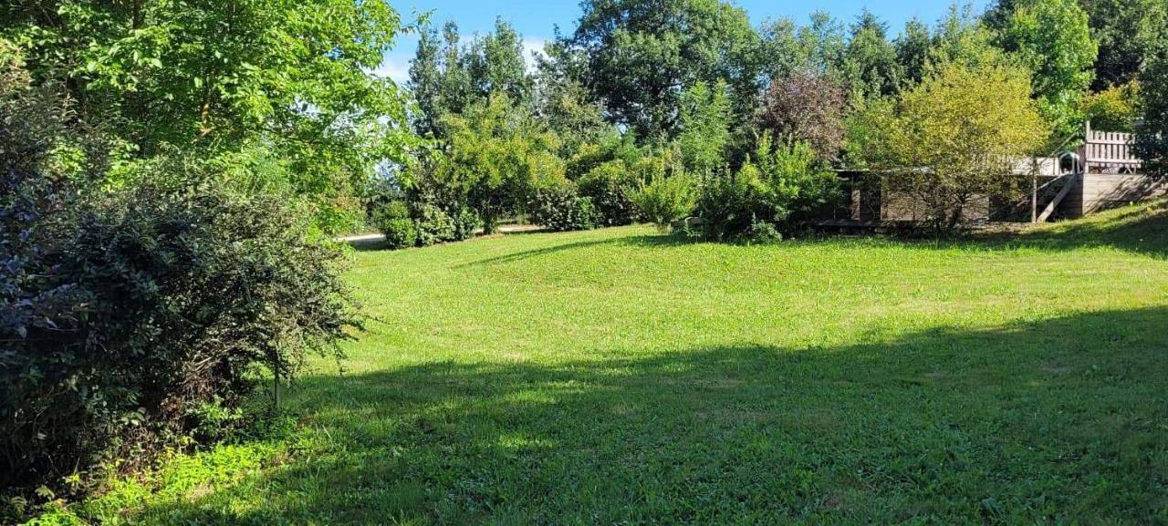 Appartement de vacances entier, Double Room with Terrace in Paulhiac, Région de Villeneuve-sur-Lot