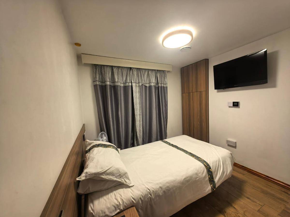 Small Double Room in Brighton, Sussex